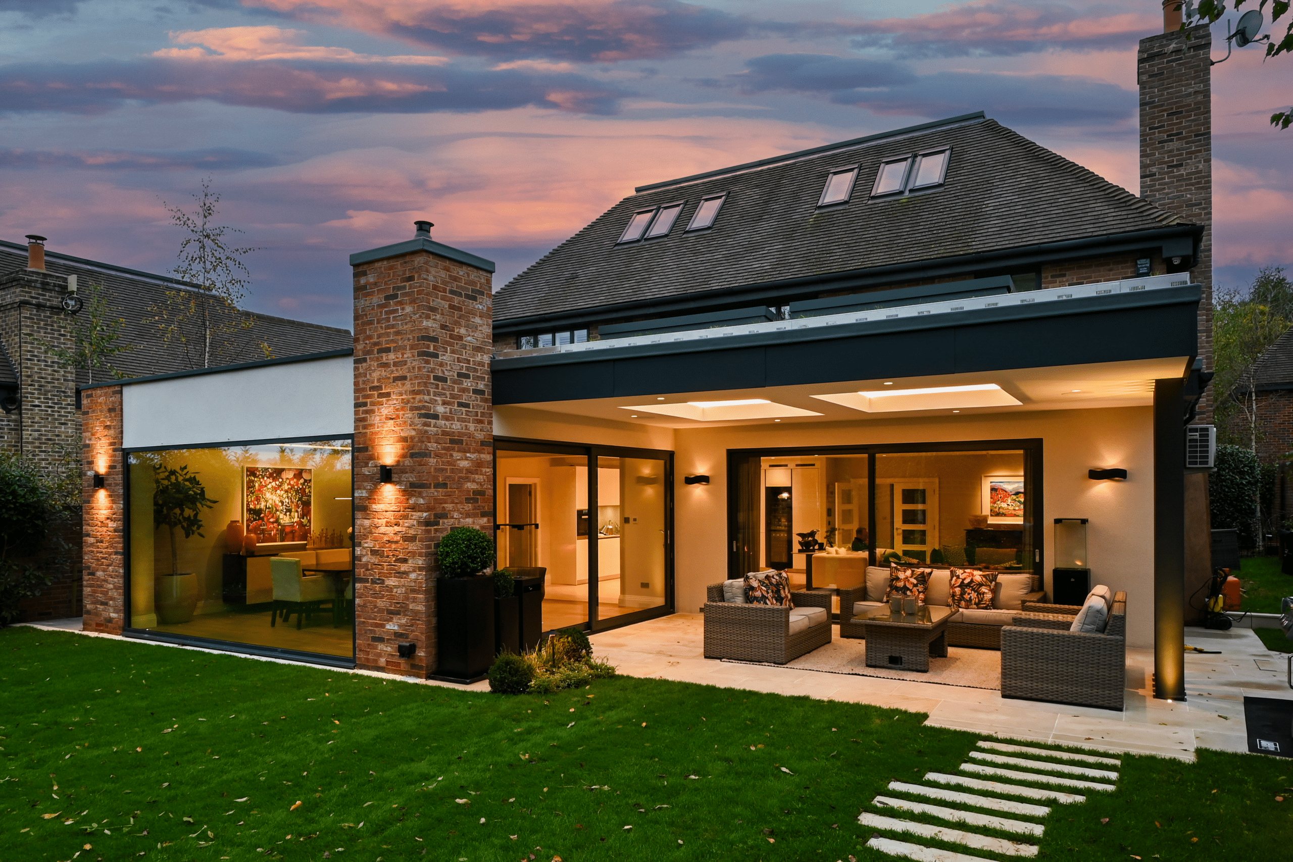 Contemporary residential architecture by Aura Homes